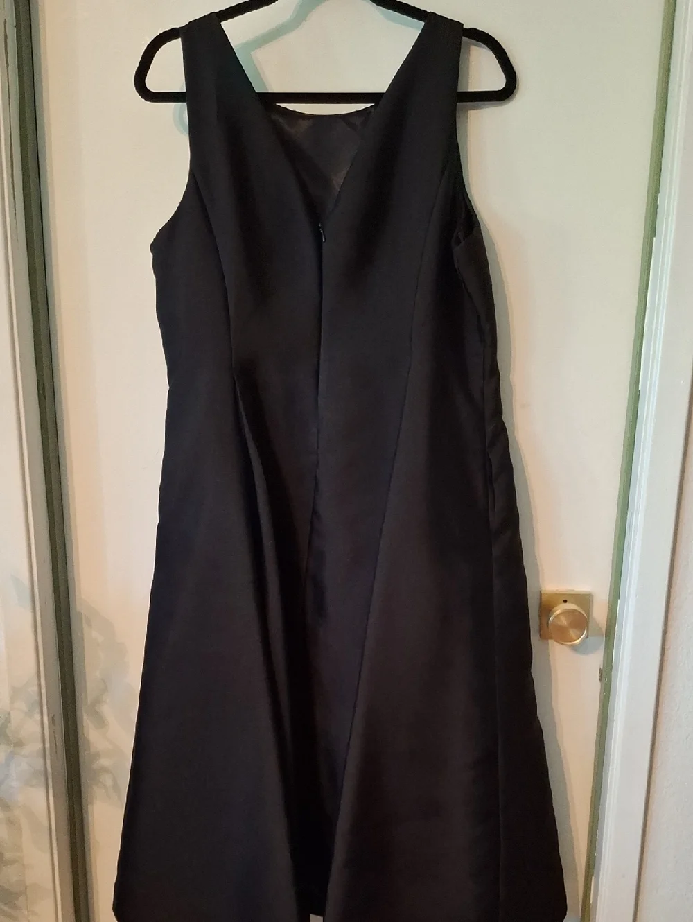 Beautiful Black Cocktail Dress With Pockets - Picture 4 of 5
